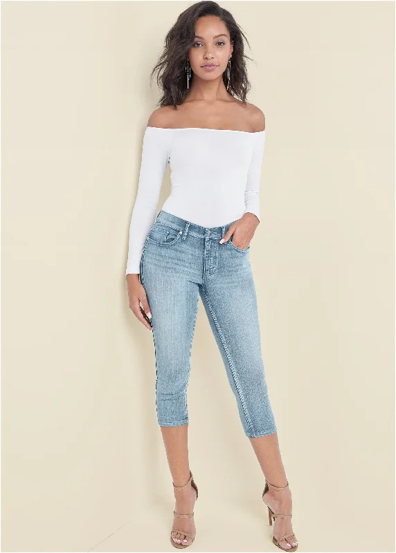 Weekend Discounts to Love Cindy Capri Jeans - Light Wash