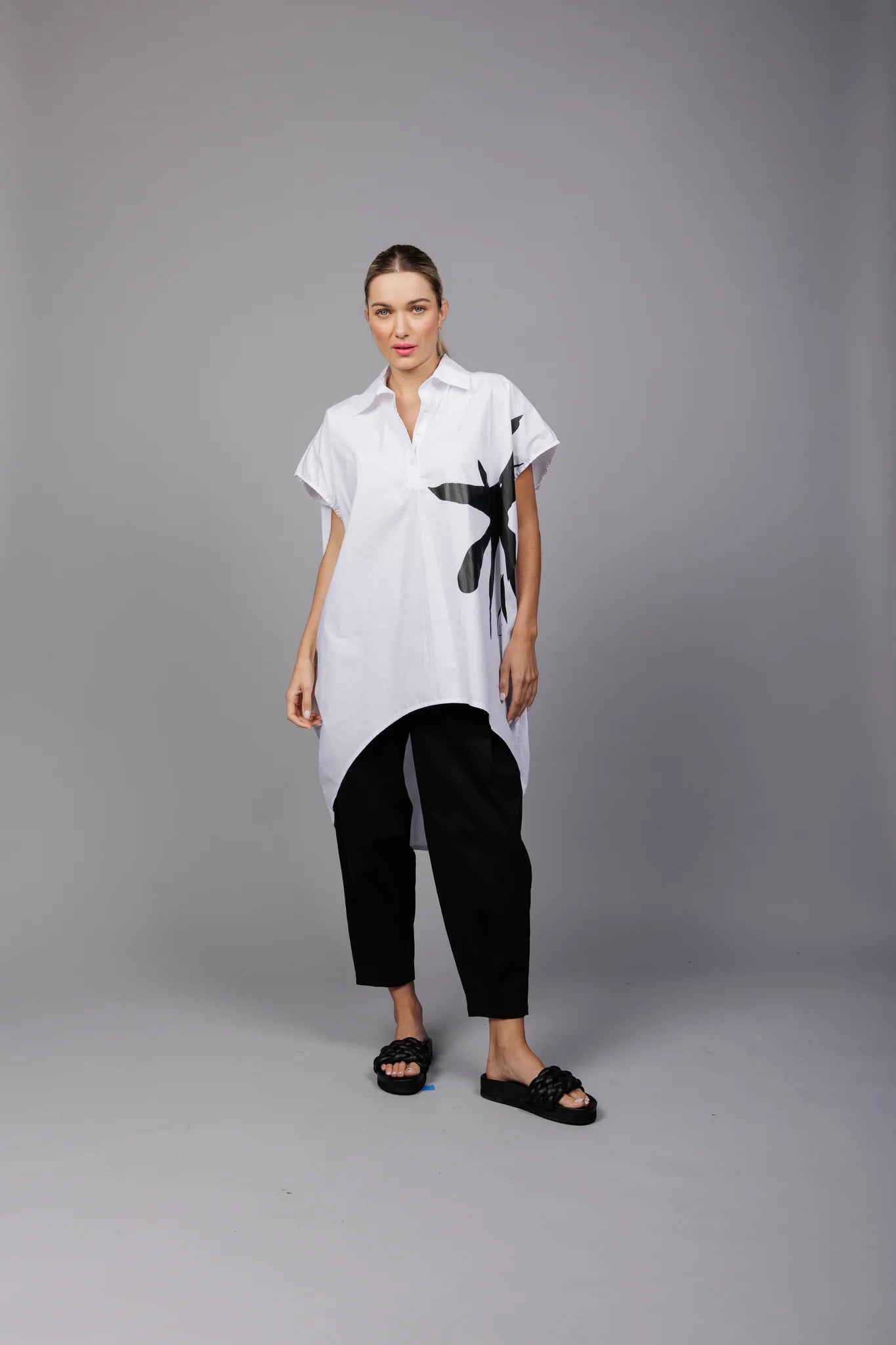 Don’t Miss Out Paolo Tricot, SU6175 Pleated Pant with Buttons Black
