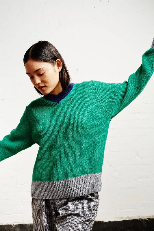 Hurry In Green Lambswool Vee