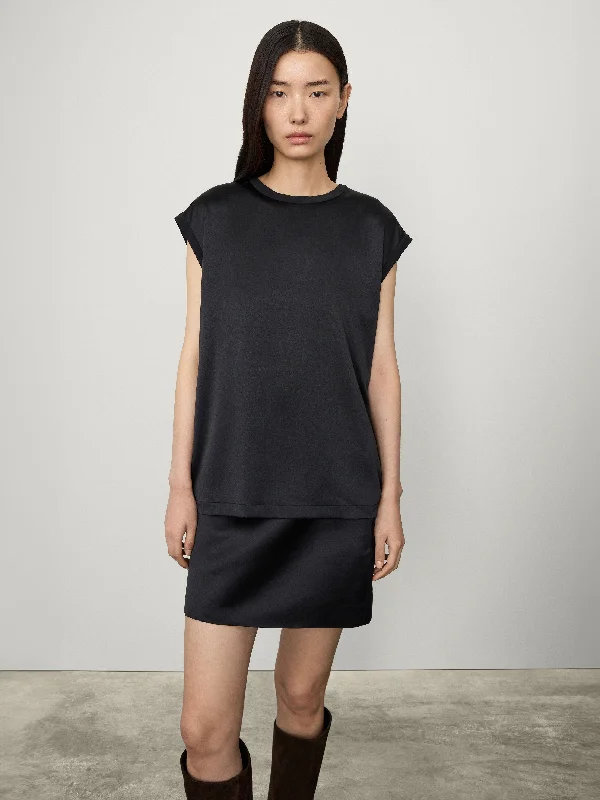 Year-End Sale The Round Neck Sleeveless Top