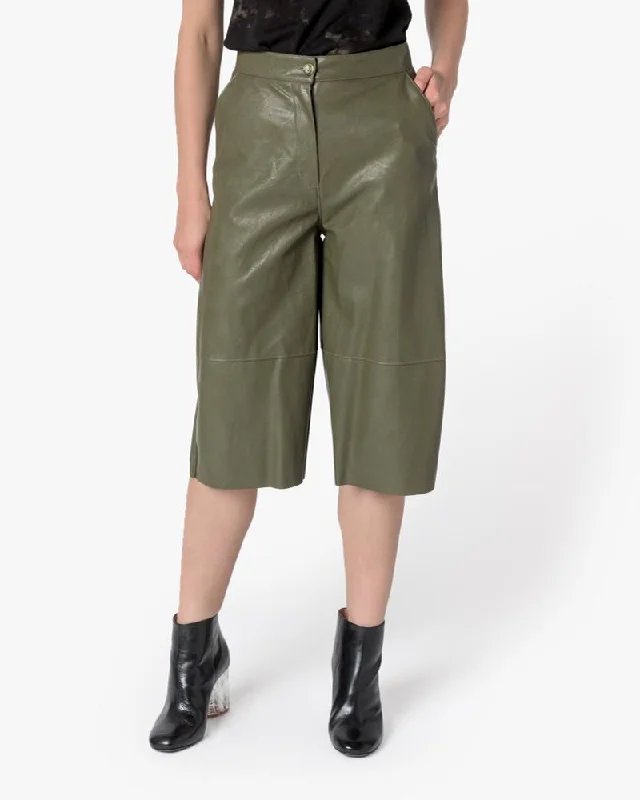 Savings Spectacular Faux Leather Shorts in Olive