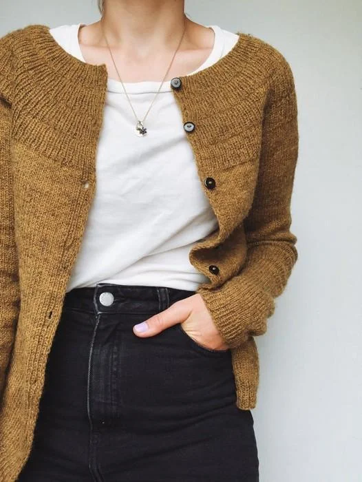 Online Only Anker's cardigan My size by Petiteknit, No 2 yarn kit (ex pattern)